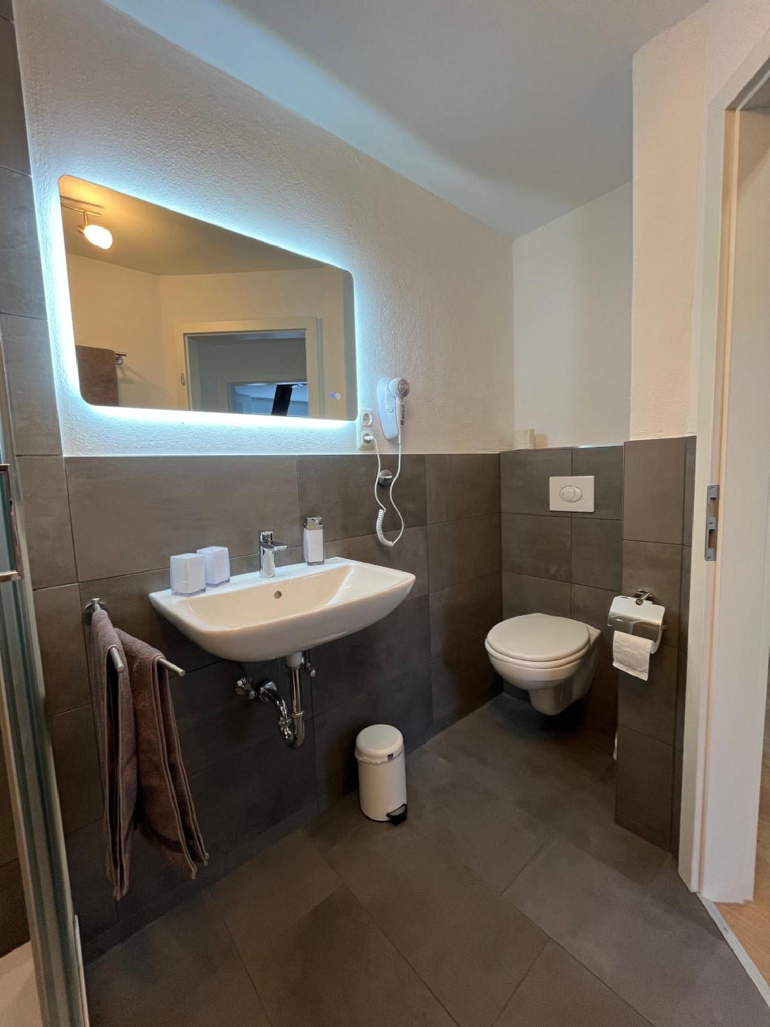 Ferienwohnungen Und Appartements - Haus Budinger Alf Bagian luar foto