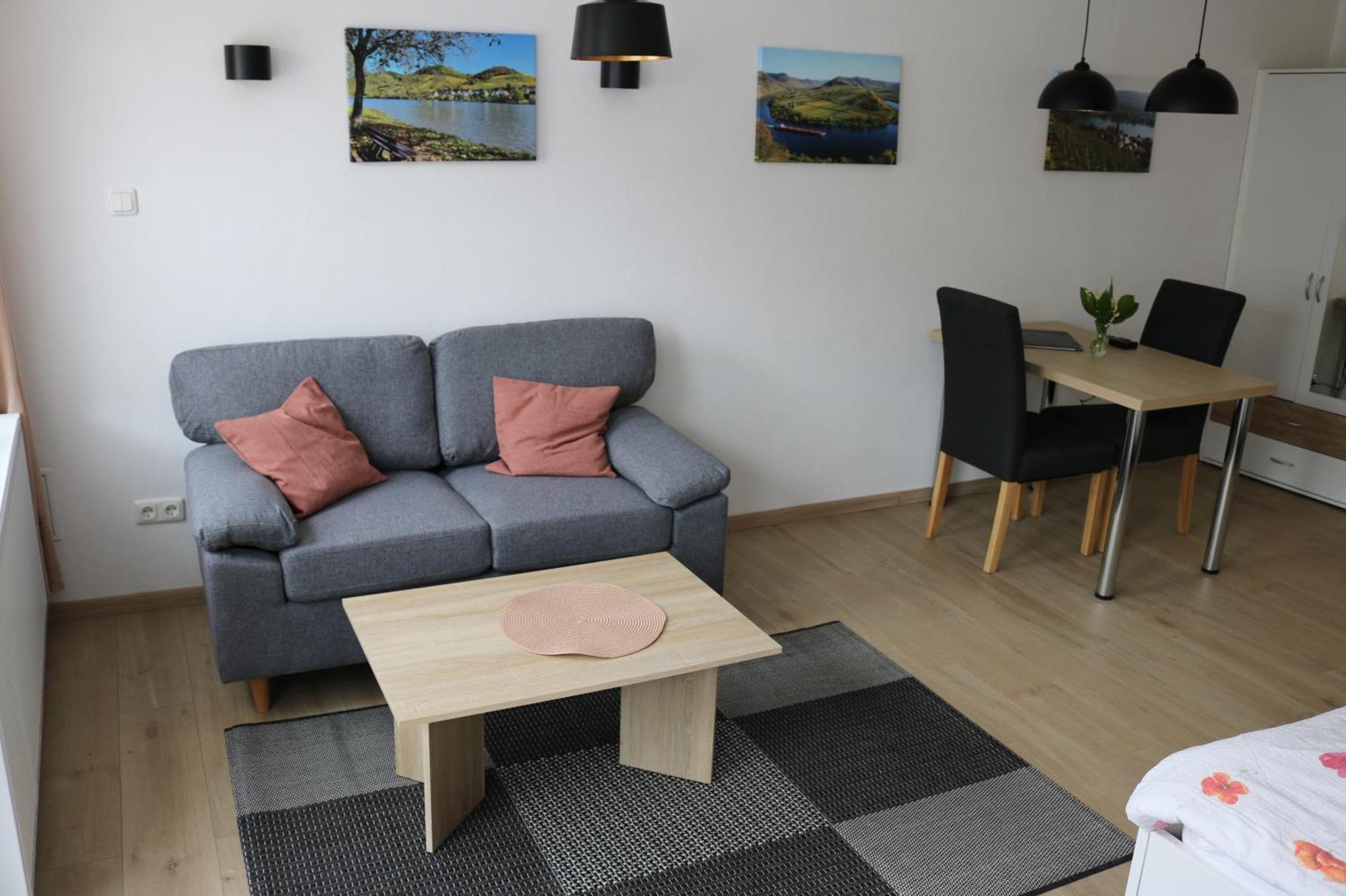 Ferienwohnungen Und Appartements - Haus Budinger Alf Bagian luar foto