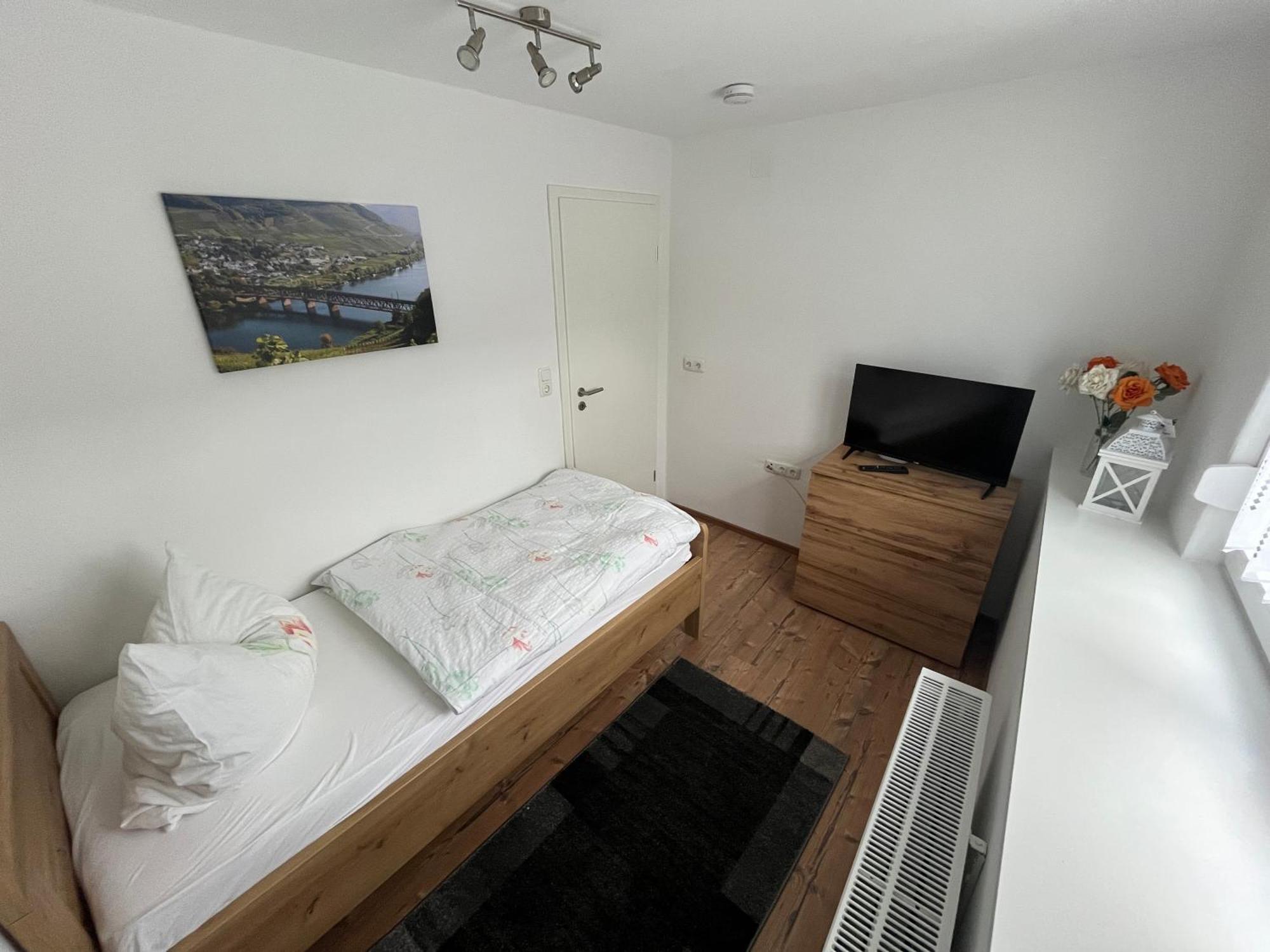 Ferienwohnungen Und Appartements - Haus Budinger Alf Bagian luar foto